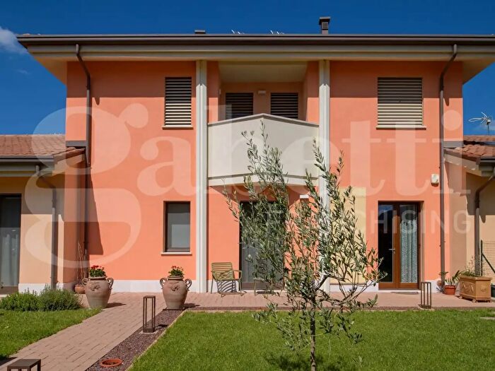 Appartamento con 5 locali in vendita in Via Madonna dei Perugini g, Gubbio