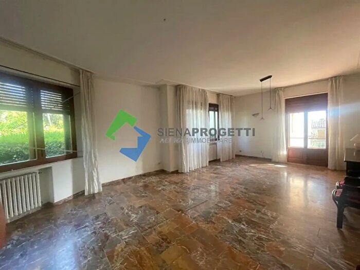 Appartamento con 6 locali in vendita in Siena