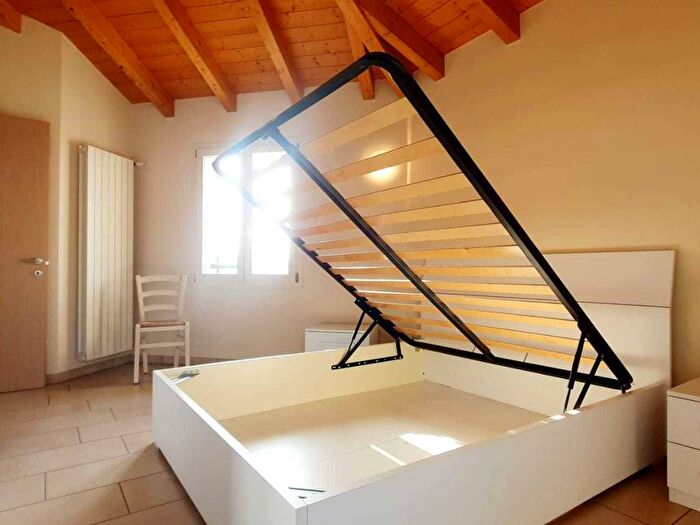 Appartamento trilocale in affitto in Via Roma, Centro, San Zeno Naviglio