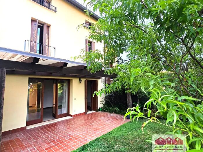Casa quadrilocale in vendita in Via Fornace, Costabissara