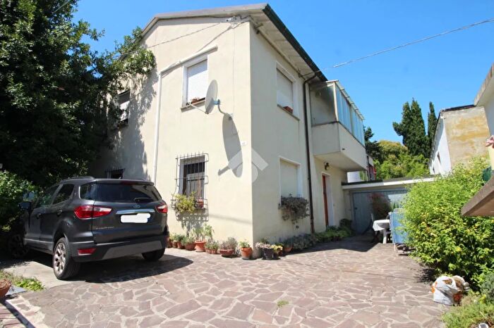 Casa quadrilocale in vendita in Via Ugolino Vivaldi, Cesena