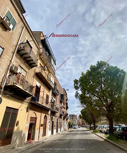 Appartamento con 5 locali in vendita in Largo Niccolò Longobardi Palermo Pa Italia, Palermo