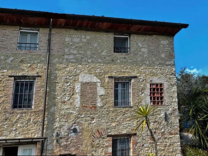 Casa quadrilocale in vendita in Via Campo, Camaiore