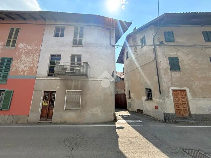 Casa con 5 locali in vendita in Via Vittorio Emanuele II, Vestigne