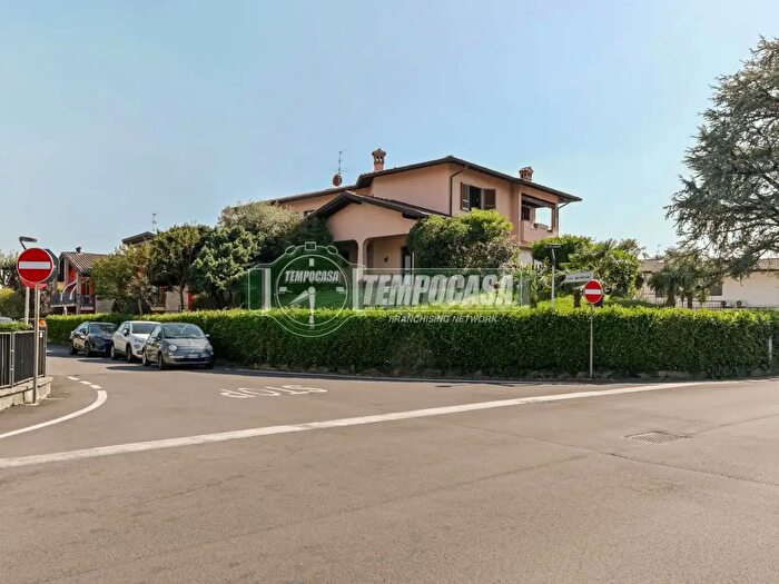 Casa con 7 locali in vendita in Verdellino