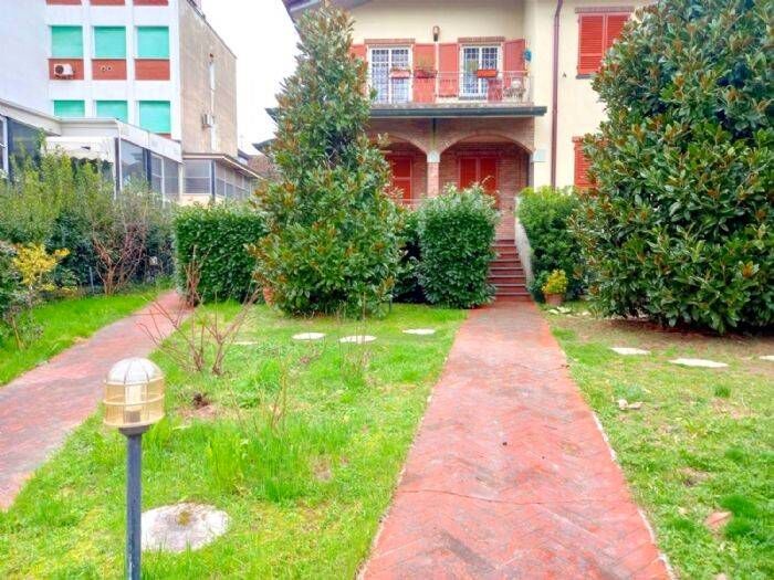 Appartamento con 5 locali in affitto in Viale Giacomo Matteotti, Milano Marittima, Cervia