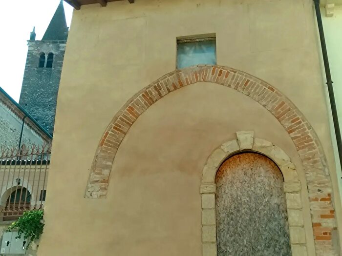 Casa con 19 locali in vendita in Piazza dell'Antenna, Soave