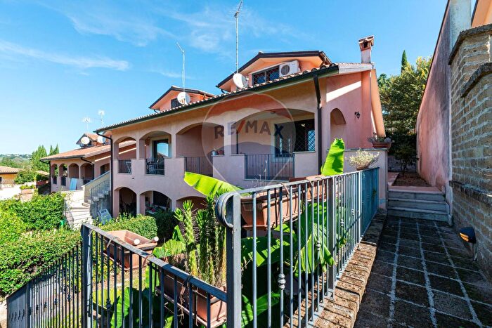 Casa quadrilocale in vendita in Via La Forcella, Riano
