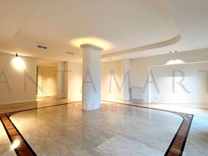 Appartamento trilocale in affitto in Via Pietro Verri, Scala Manzoni, Milano