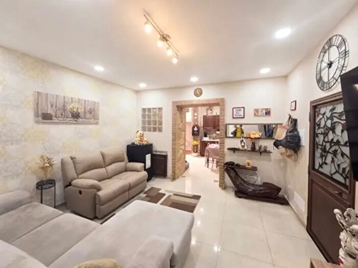 Appartamento quadrilocale in vendita in Via Sparagonà, Santa Teresa Di Riva