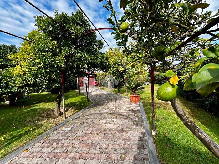 Casa con 7 locali in vendita in Via Conocchiella, Pozzuoli