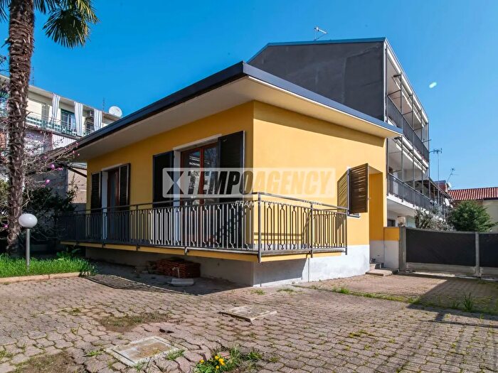 Appartamento bilocale in vendita in Via Vittorio Alfieri, Gerenzano