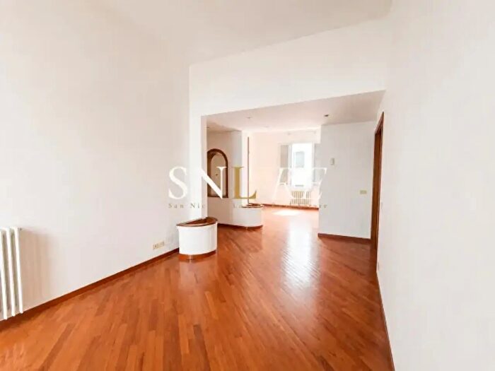 Appartamento con 6 locali in vendita in Via Castelfidardo, Firenze