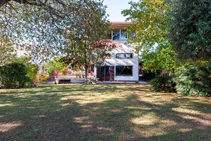 Casa con 11 locali in vendita in Via Aristofane, Roma