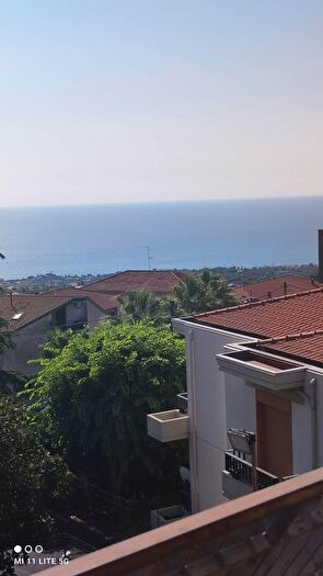 Appartamento quadrilocale in vendita in Via San Gregorio, Aci Castello