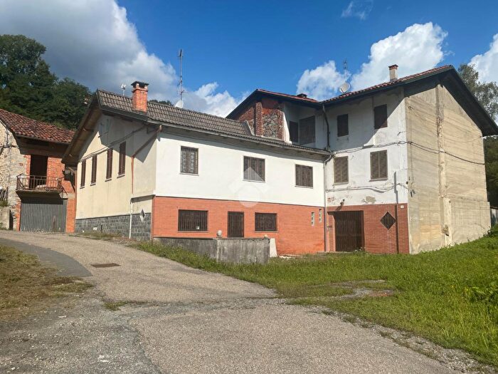 Casa con 6 locali in vendita in Frazione Molino Savina Stazione, Valle San Nicolao