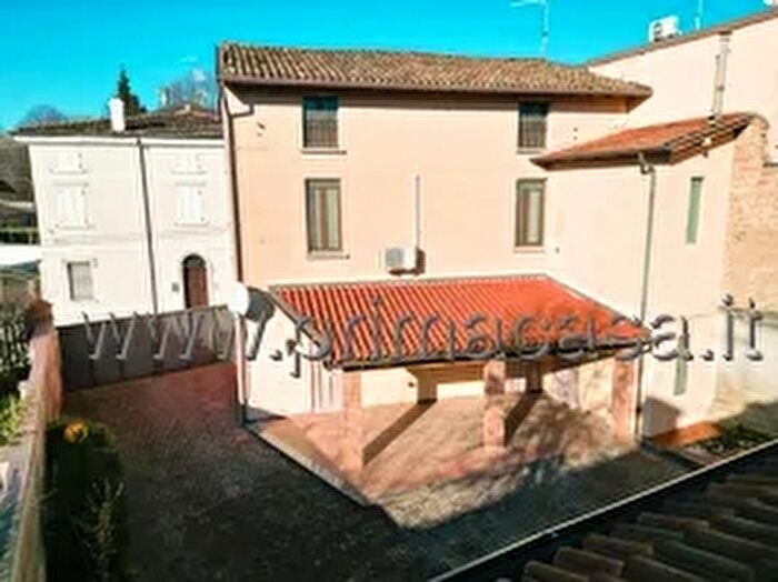 Casa con 7 locali in vendita in Via Cairoli, Asola