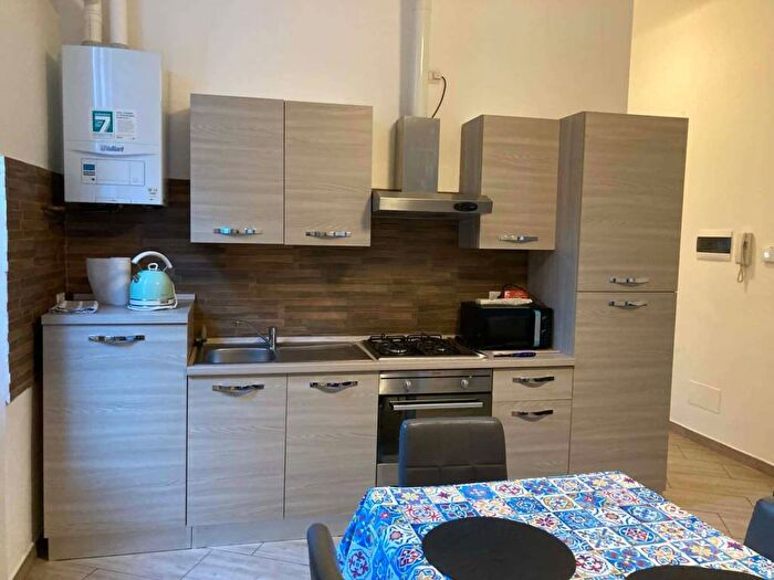 Appartamento bilocale in affitto in Via Portici, Saronno