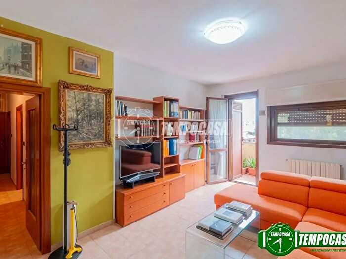Appartamento trilocale in vendita in Via Harar, Milano