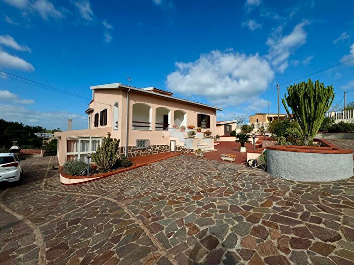 Casa con 5 locali in vendita in Via Giuseppe De Martini, Sassari