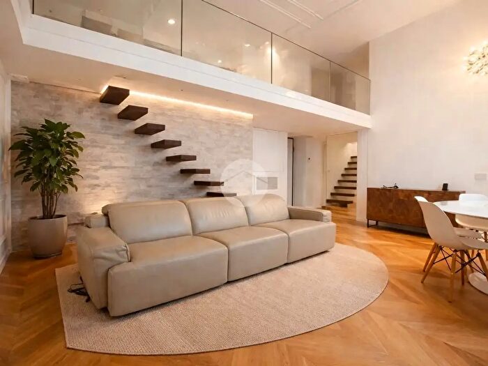 Appartamento trilocale in affitto in Via Giulio Carcano, Milano