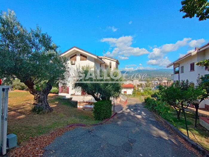 Appartamento con 8 locali in vendita in Via F Brunelleschi Rende, Rende