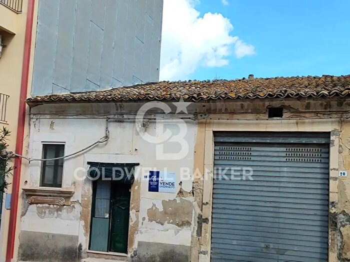 Casa quadrilocale in vendita in Via Casmene, Comiso