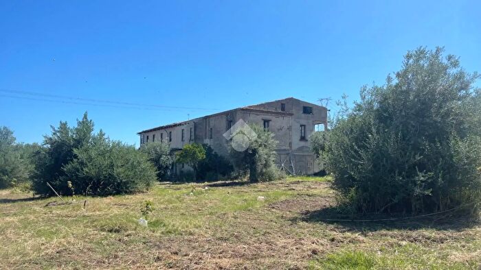Casa con 10 locali in vendita in Cda Cona, CoriglianoRossano