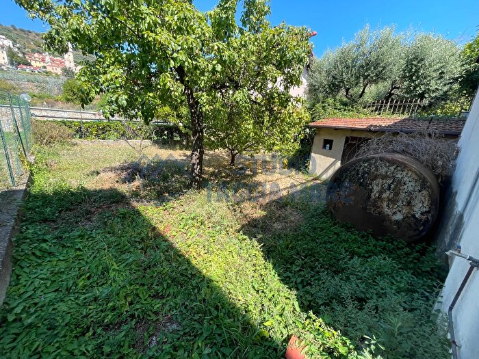 Casa con 6 locali in vendita in Via Giuseppe Mazzini, Pompeiana