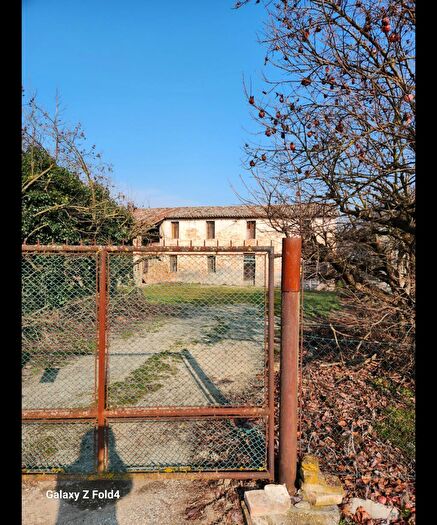 Casa con 6 locali in vendita in Bagnacavallo