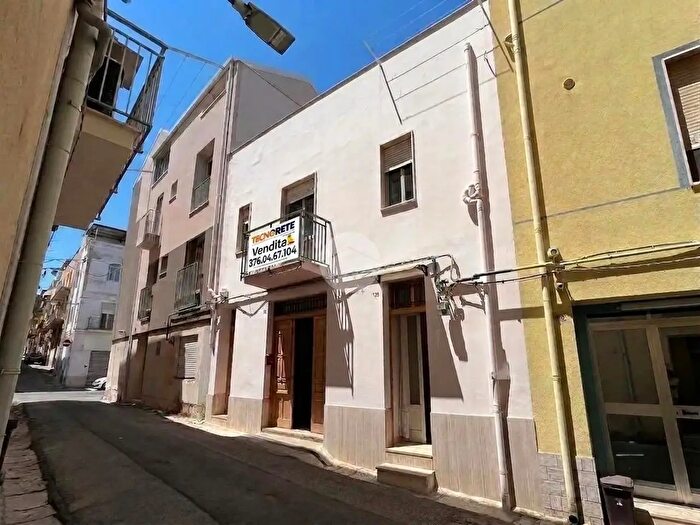 Casa quadrilocale in vendita in Via Avvocato Giuseppe Lipari, Alcamo