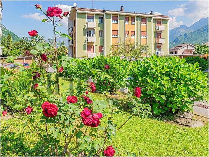 Appartamento bilocale in vendita in Via Peschera, Garlate