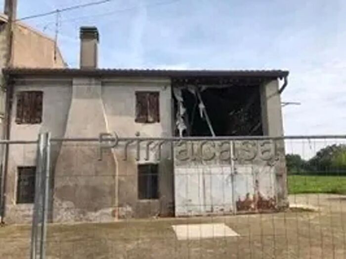 Casa trilocale in vendita in Via Borgata Crocetta, Trevenzuolo