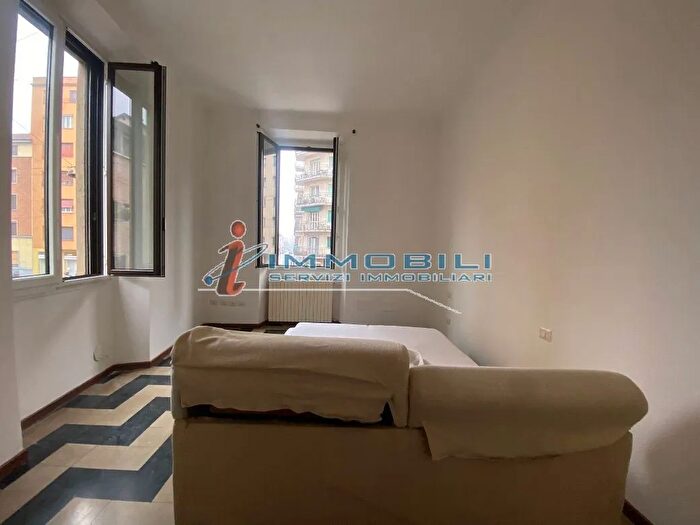 Appartamento trilocale in affitto in Corso San Gottardo, Milano