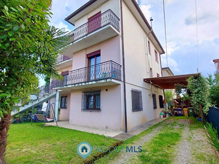 Casa con 5 locali in vendita in Via SantAnna, Selvazzano Dentro