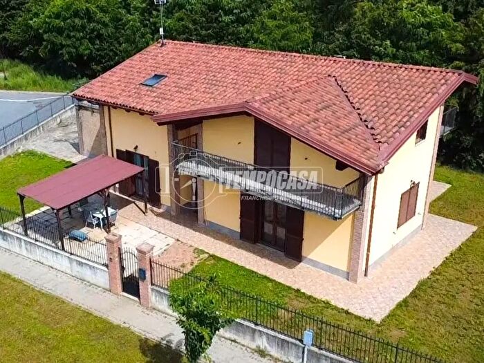 Casa con 6 locali in vendita in Strada Assietta, Druento