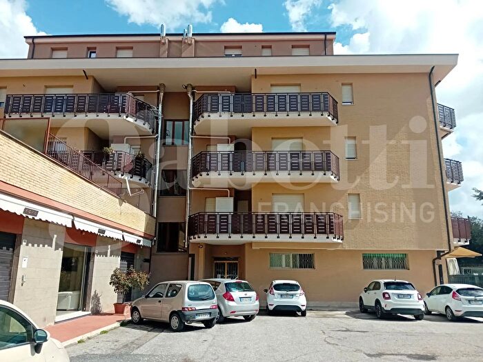 Appartamento con 5 locali in vendita in Via Rio Fratta, Civita Castellana