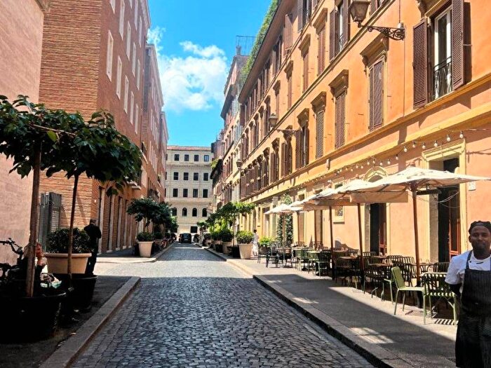Appartamento bilocale in affitto in Via della Frezza, Piazza del Popolo, Roma