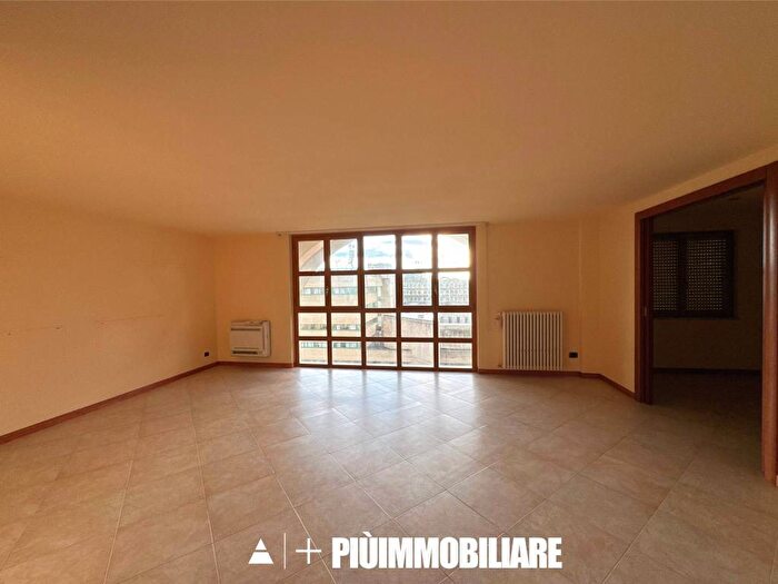 Casa trilocale in affitto in Via Ugo La Malfa, Centro, Matera