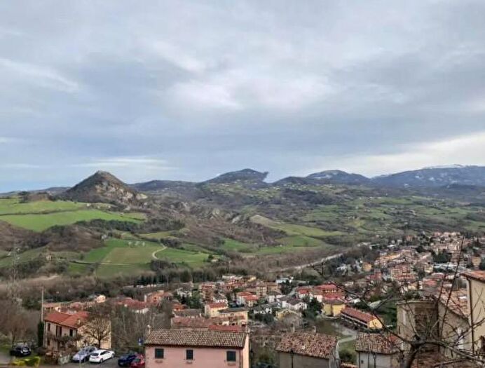 Casa con 6 locali in vendita in Via degli Archi, Talamello