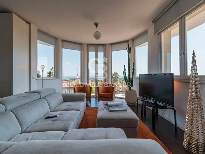 Appartamento trilocale in vendita in Viale Caprera, Riccione