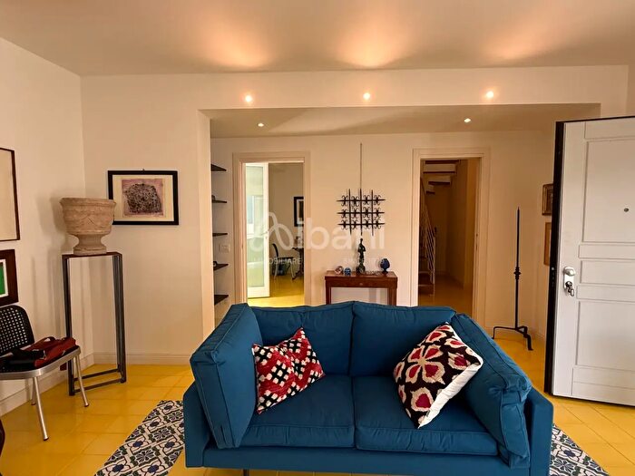 Appartamento con 10 locali in vendita in Lerici