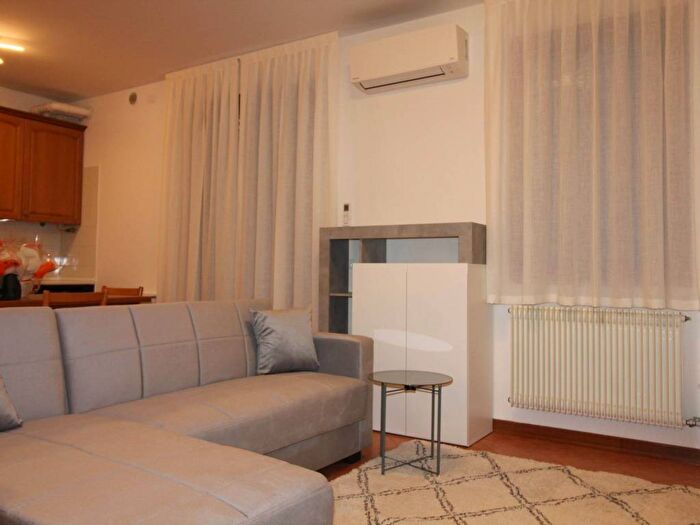 Appartamento bilocale in affitto in Vicolo G De Biasi, Centro, Carbonera