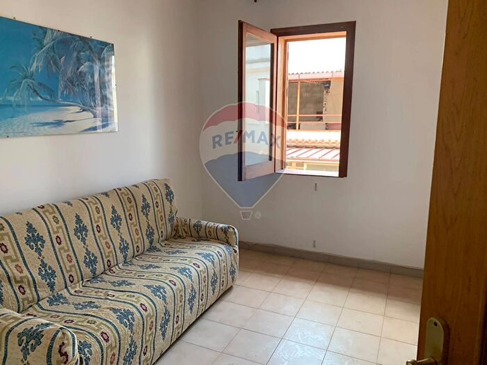 Appartamento quadrilocale in vendita in Via Generale Vito Artale, Cinisi