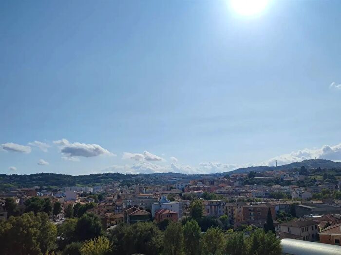 Appartamento trilocale in vendita in Ancona