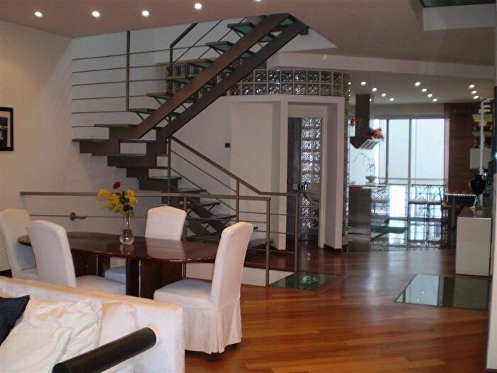 Casa con 5 locali in vendita in Viareggio