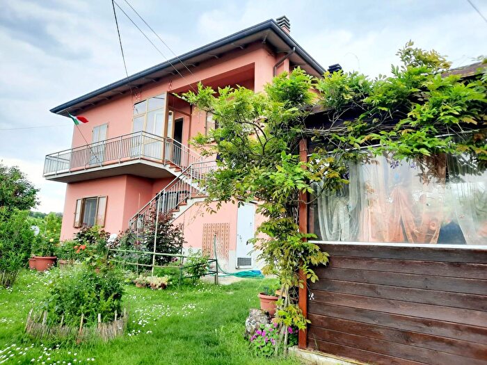 Casa con 12 locali in vendita in Cerreto Guidi