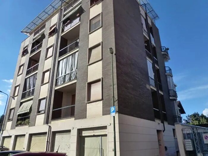 Appartamento trilocale in affitto in Piazzetta San Giacomo, Carignano