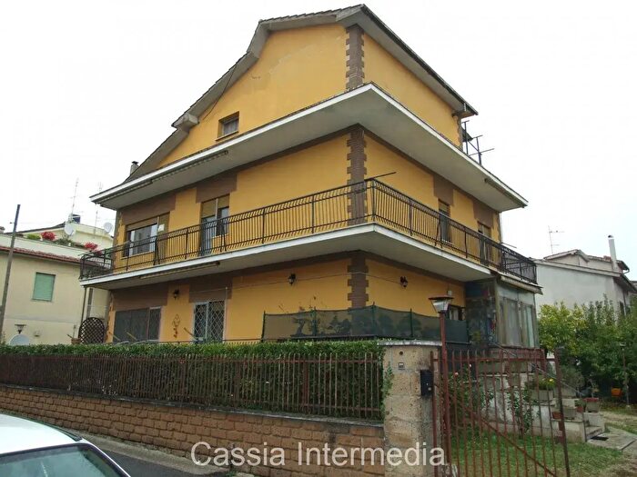 Appartamento quadrilocale in vendita in Via Don Giovanni Minzoni, Nepi