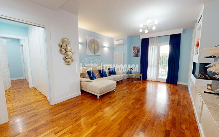 Appartamento quadrilocale in vendita in Via Don Francesco Corrado, Lusciano